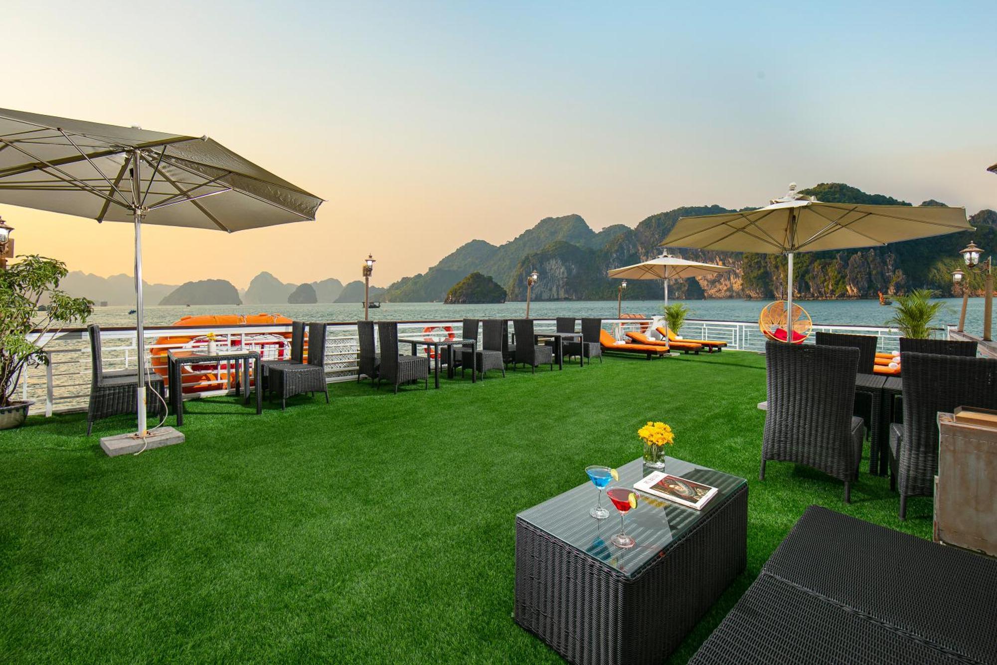 Hotel Halong Fantasea Cruise Ha Long Esterno foto